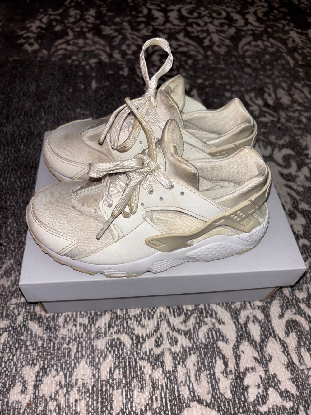 Nike Huarache Kids Neutral White/Cream Athletic Sneakers - Lightweight Comfort